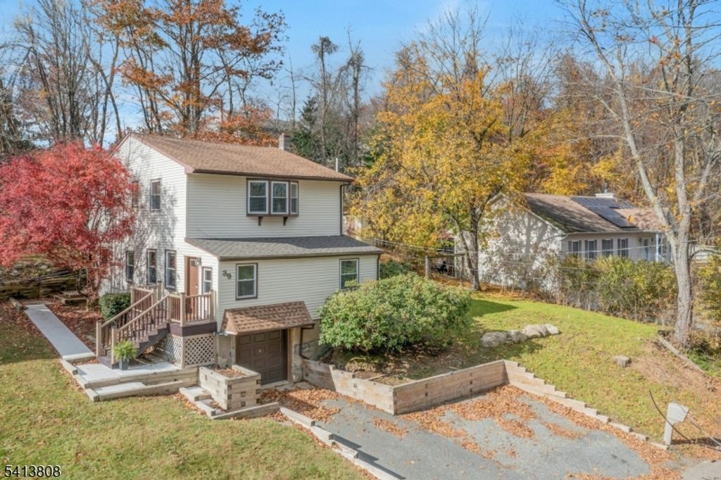39 Delaware Rd, West Milford Twp., NJ 07421