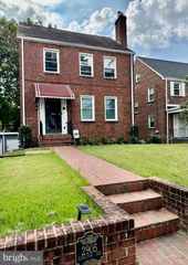 2905 CARLTON AVE NE, Washington, DC 20018