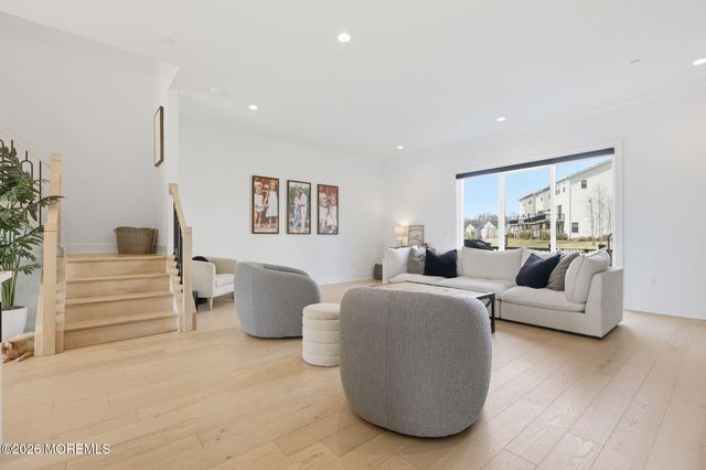 6 Linder Court 189, Middletown, NJ 07748