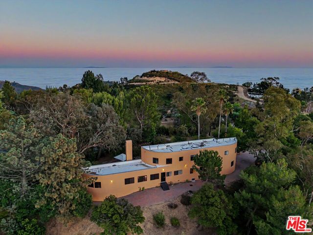 22067 Saddle Peak Road, Topanga (los Angeles), CA 90290