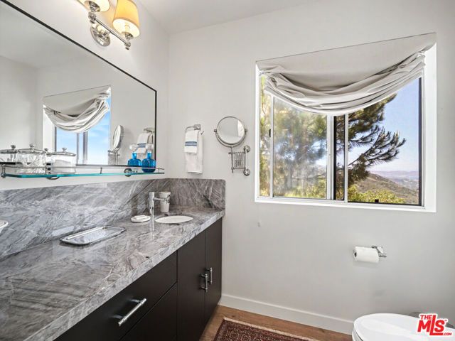 22067 Saddle Peak Road, Topanga (los Angeles), CA 90290