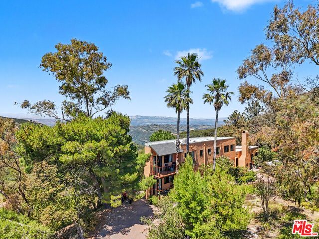 22067 Saddle Peak Road, Topanga (los Angeles), CA 90290