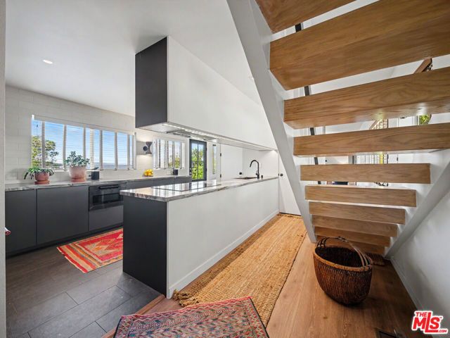22067 Saddle Peak Road, Topanga (los Angeles), CA 90290