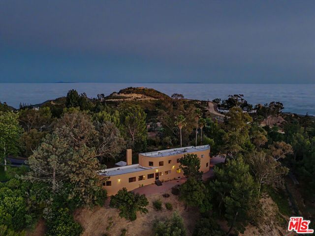 22067 Saddle Peak Road, Topanga (los Angeles), CA 90290