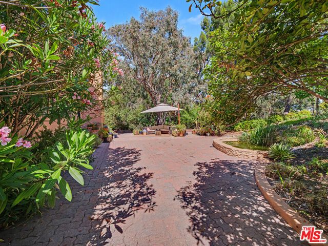22067 Saddle Peak Road, Topanga (los Angeles), CA 90290