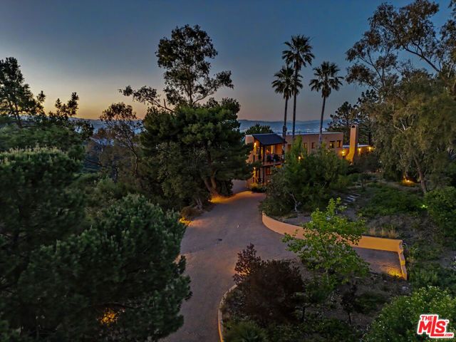 22067 Saddle Peak Road, Topanga (los Angeles), CA 90290