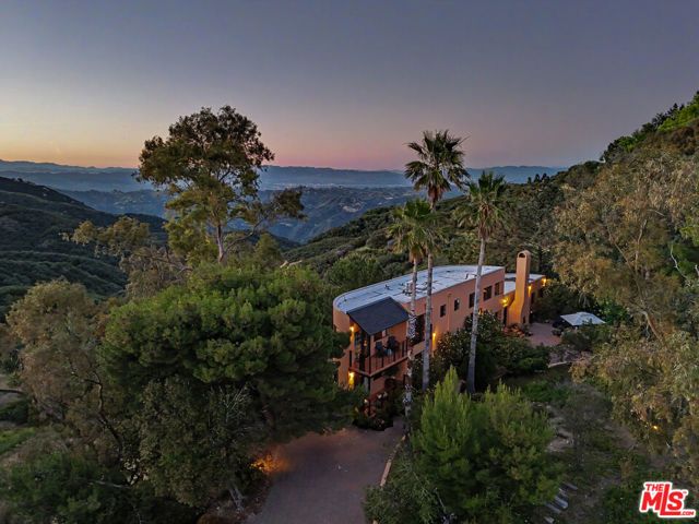 22067 Saddle Peak Road, Topanga (los Angeles), CA 90290