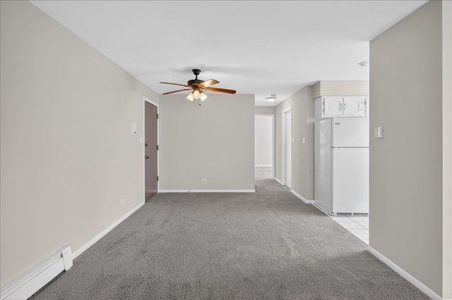 716 W 65th Street 6, Westmont, IL 60559