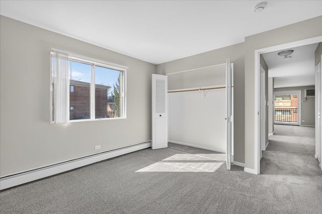 716 W 65th Street 6, Westmont, IL 60559