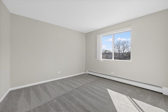 716 W 65th Street 6, Westmont, IL 60559