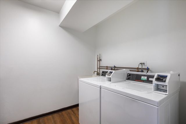 716 W 65th Street 6, Westmont, IL 60559