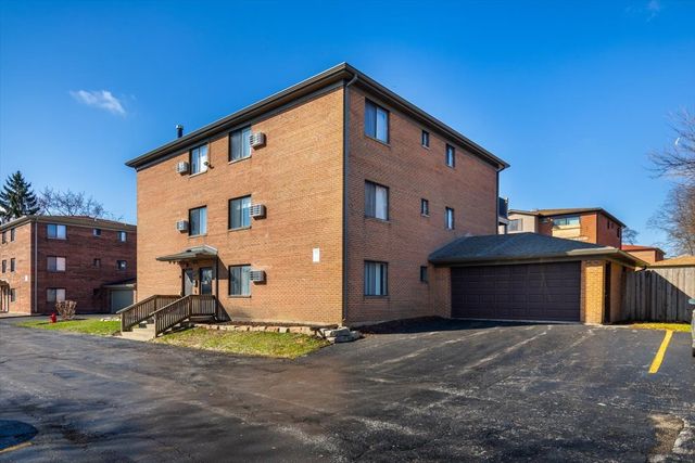 716 W 65th Street 6, Westmont, IL 60559