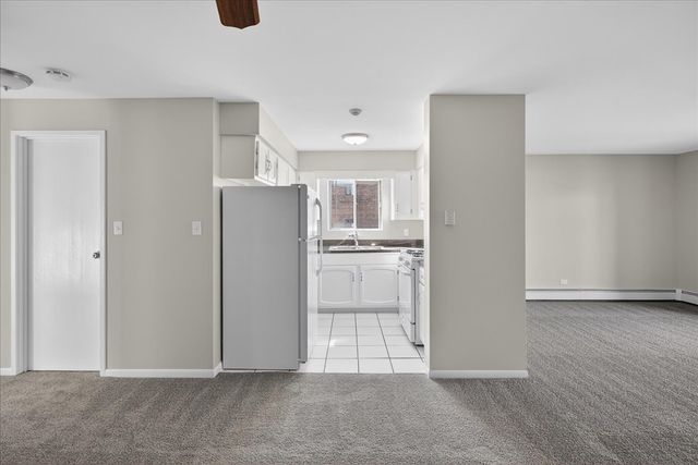 716 W 65th Street 6, Westmont, IL 60559