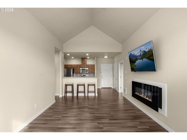 16405 Nw CHADWICK Way 303, Portland, OR 97229