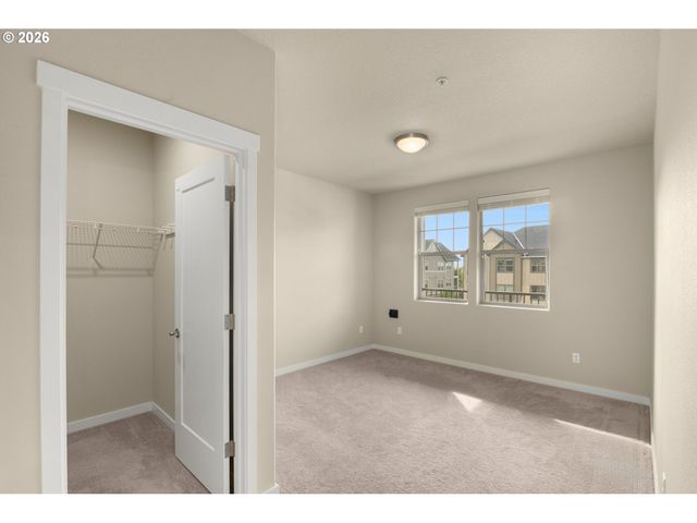 16405 Nw CHADWICK Way 303, Portland, OR 97229