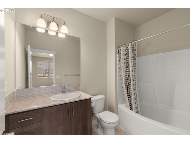 16405 Nw CHADWICK Way 303, Portland, OR 97229