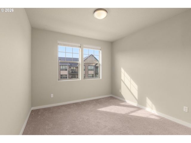 16405 Nw CHADWICK Way 303, Portland, OR 97229