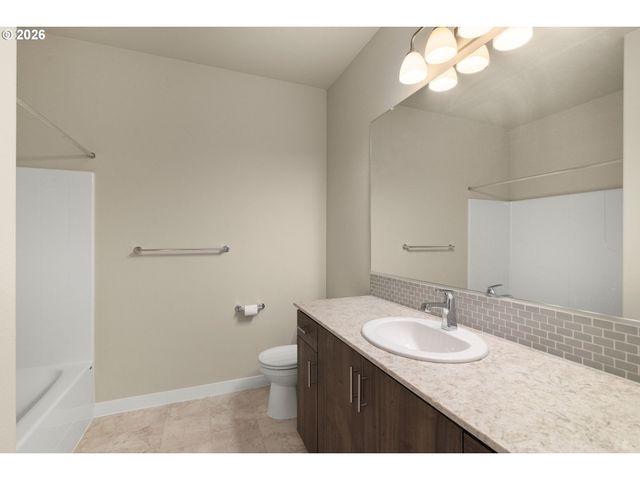 16405 Nw CHADWICK Way 303, Portland, OR 97229