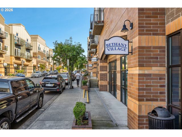 16405 Nw CHADWICK Way 303, Portland, OR 97229