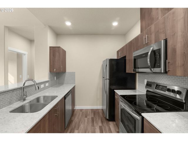 16405 Nw CHADWICK Way 303, Portland, OR 97229