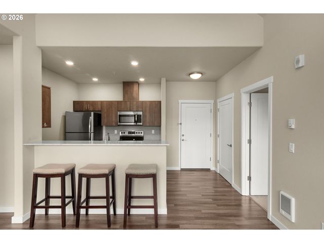 16405 Nw CHADWICK Way 303, Portland, OR 97229