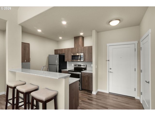 16405 Nw CHADWICK Way 303, Portland, OR 97229