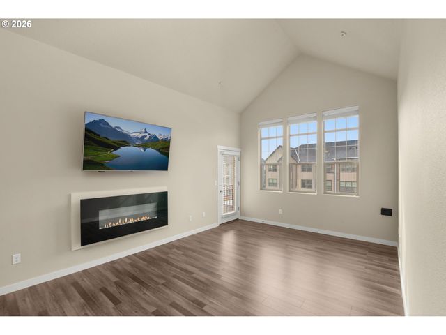 16405 Nw CHADWICK Way 303, Portland, OR 97229