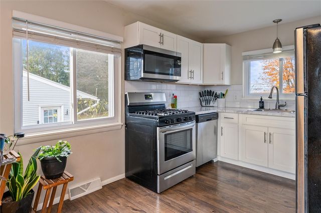 1353 Lehigh Station Road, Henrietta, NY 14467