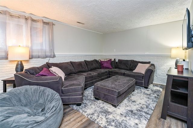 1353 Lehigh Station Road, Henrietta, NY 14467