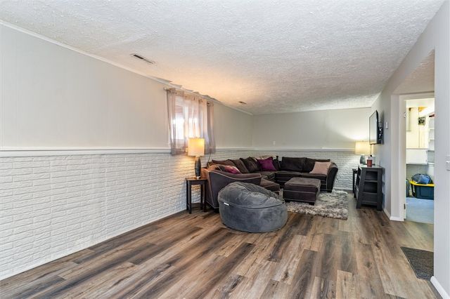 1353 Lehigh Station Road, Henrietta, NY 14467