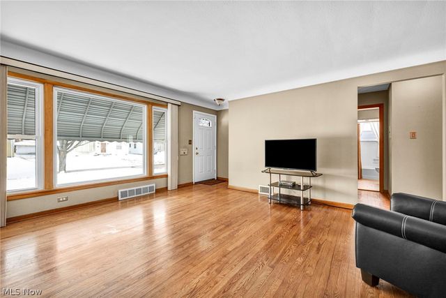 4237 E 181st Street, Cleveland, OH 44128