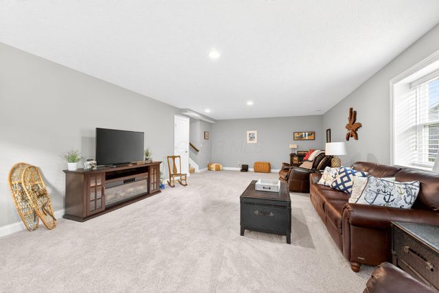 9496 Alnwick Loop, Plain City, OH 43064