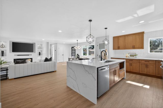 2546 El Vita Way, Carmichael, CA 95608