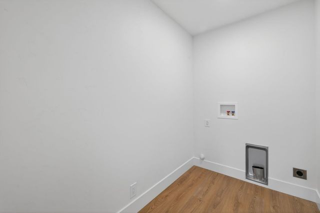 2546 El Vita Way, Carmichael, CA 95608