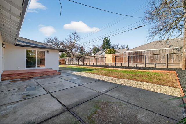 2546 El Vita Way, Carmichael, CA 95608