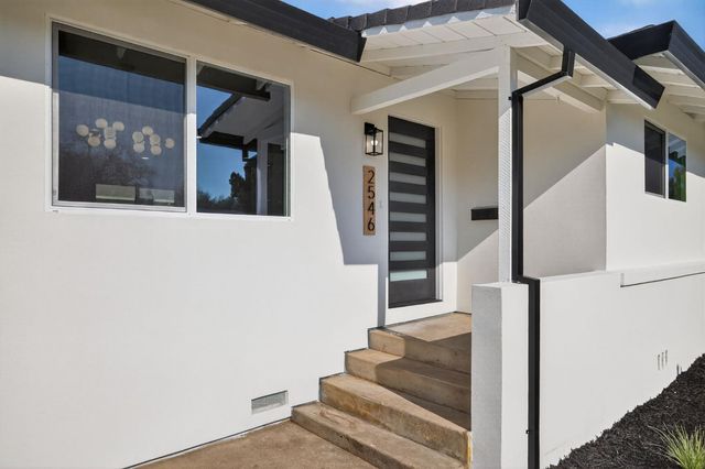 2546 El Vita Way, Carmichael, CA 95608