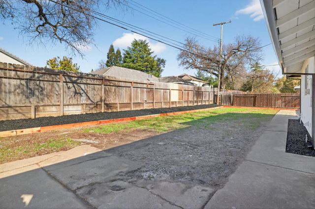 2546 El Vita Way, Carmichael, CA 95608