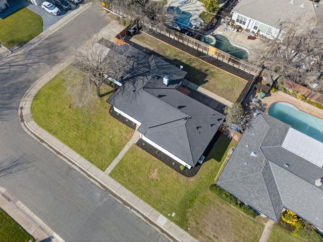 2546 El Vita Way, Carmichael, CA 95608