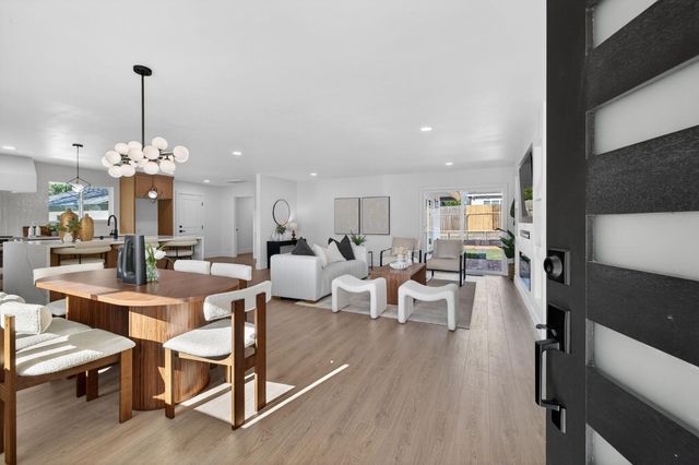 2546 El Vita Way, Carmichael, CA 95608