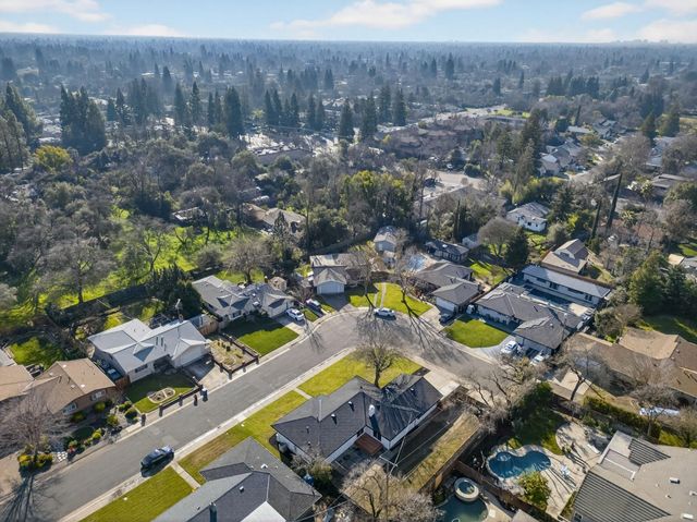 2546 El Vita Way, Carmichael, CA 95608