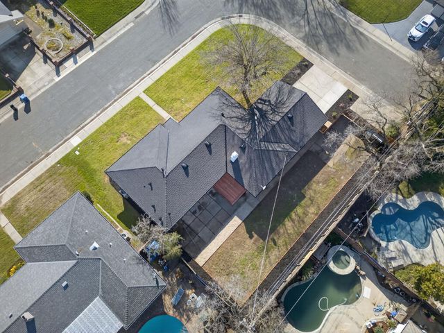 2546 El Vita Way, Carmichael, CA 95608