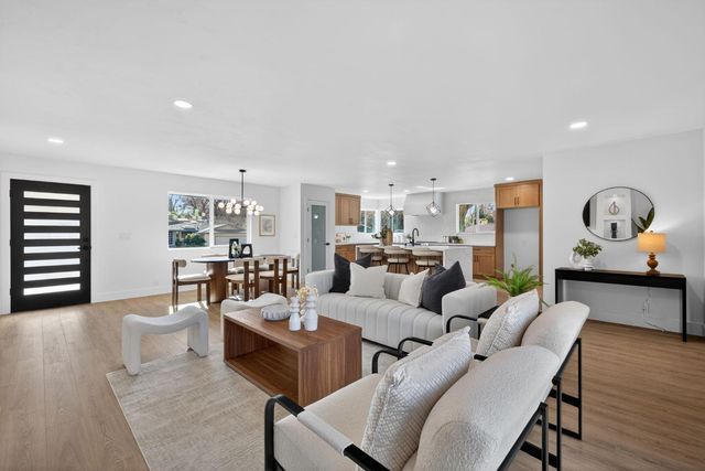 2546 El Vita Way, Carmichael, CA 95608