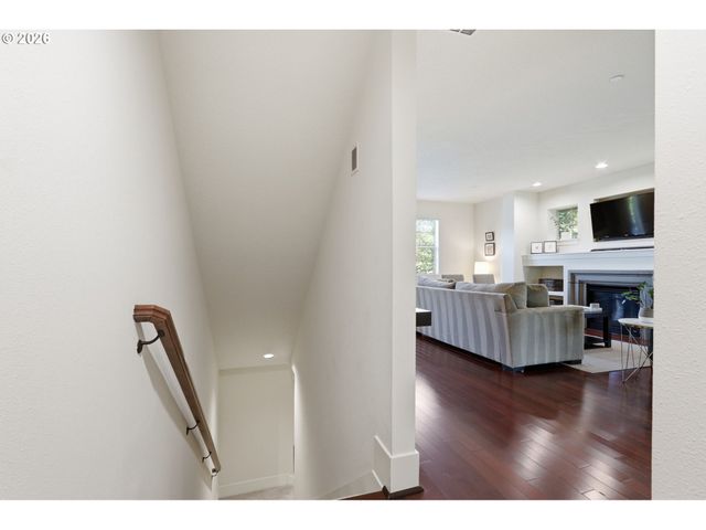 10244 Sw Taylor St, Portland, OR 97225