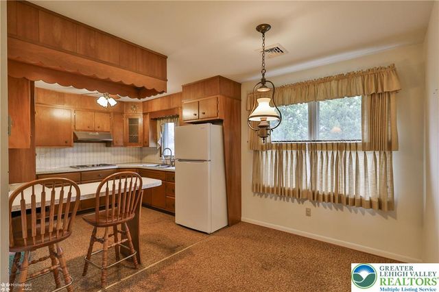 1327 Cobbler Lane, Upper Macungie Twp, PA 18104