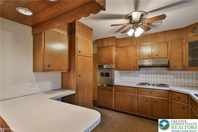 1327 Cobbler Lane, Upper Macungie Twp, PA 18104