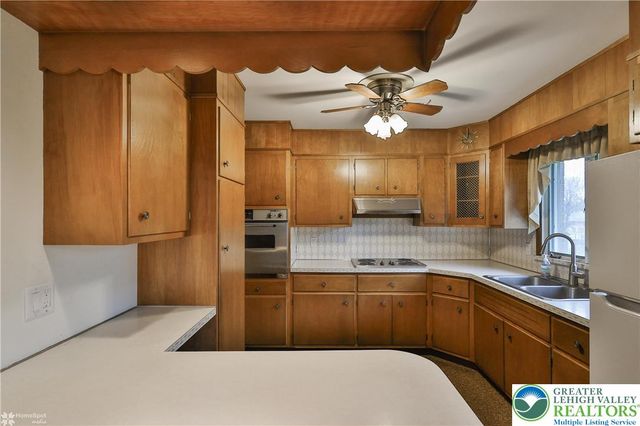 1327 Cobbler Lane, Upper Macungie Twp, PA 18104