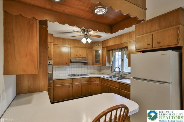 1327 Cobbler Lane, Upper Macungie Twp, PA 18104