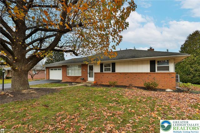 1327 Cobbler Lane, Upper Macungie Twp, PA 18104