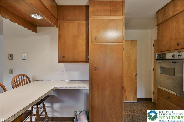 1327 Cobbler Lane, Upper Macungie Twp, PA 18104