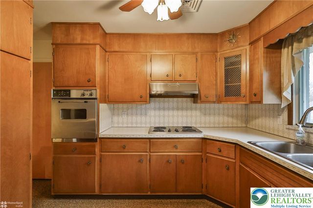 1327 Cobbler Lane, Upper Macungie Twp, PA 18104